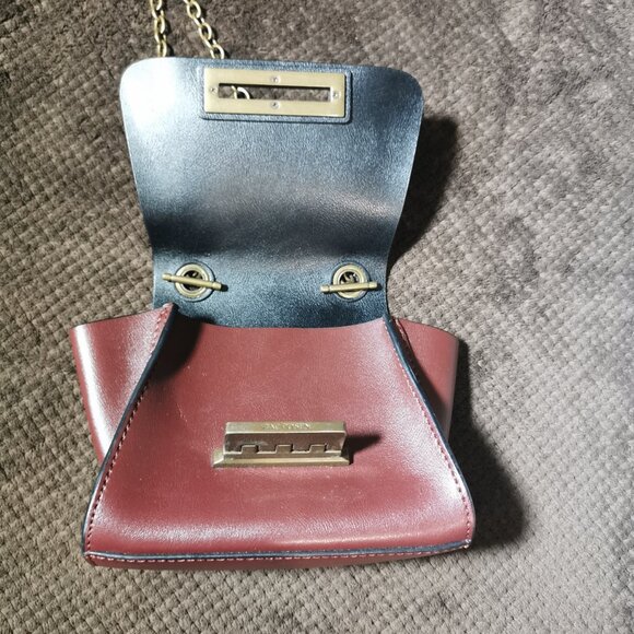 Eartha Burgundy/Antique Brass Crossbody EUC #236 - Picture 5 of 11